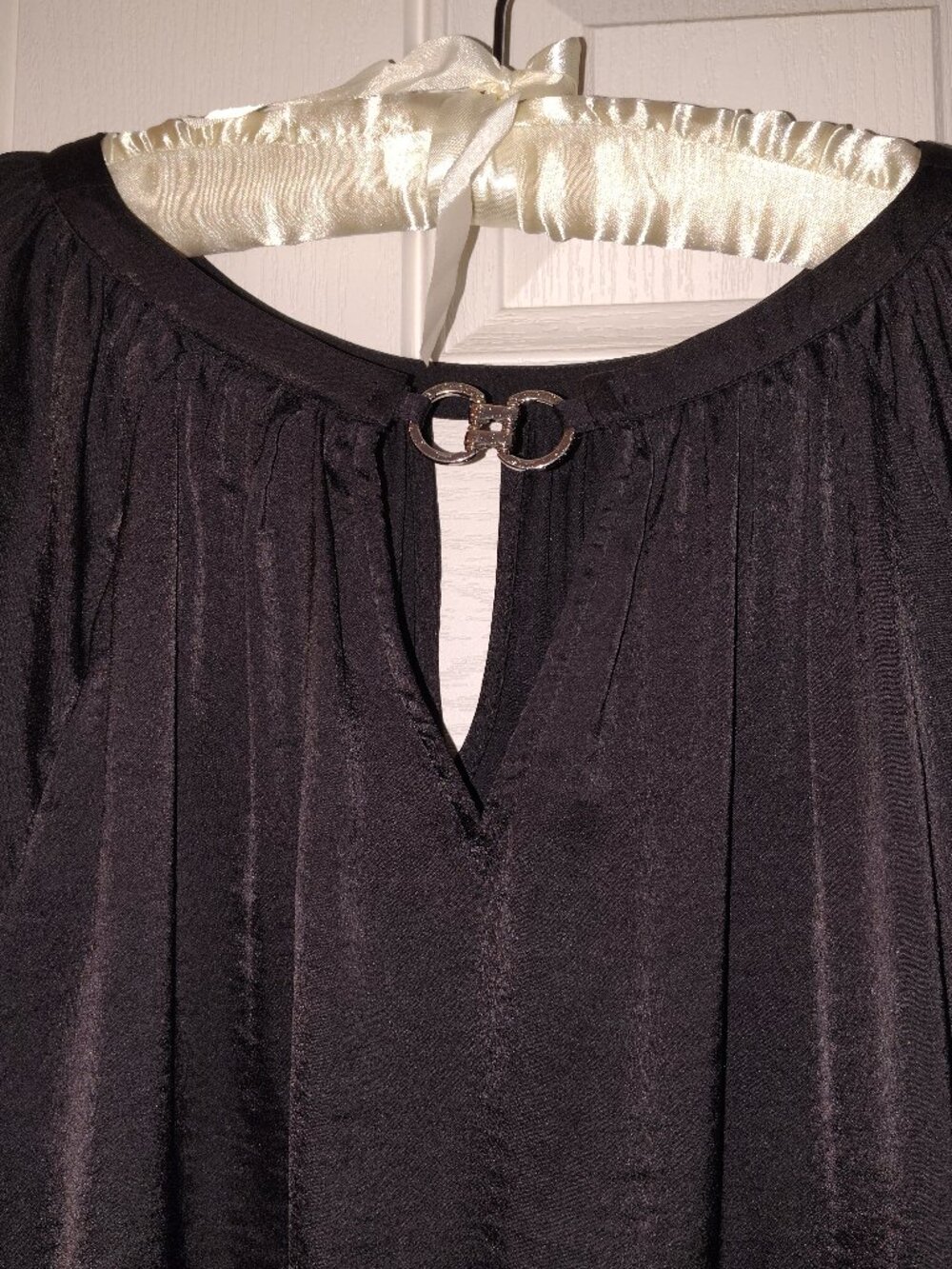 Womens SILK/SATIN Long Sleeve Dressy Top - Picture 3 of 5